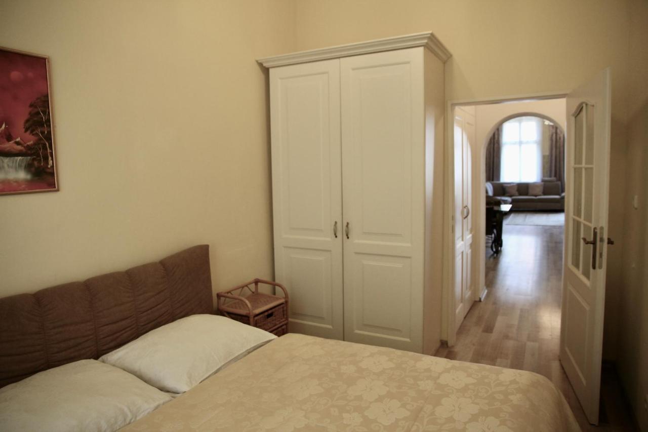 Apartman Sylva Na Stare Louce 42 Karlovy Vary Kültér fotó