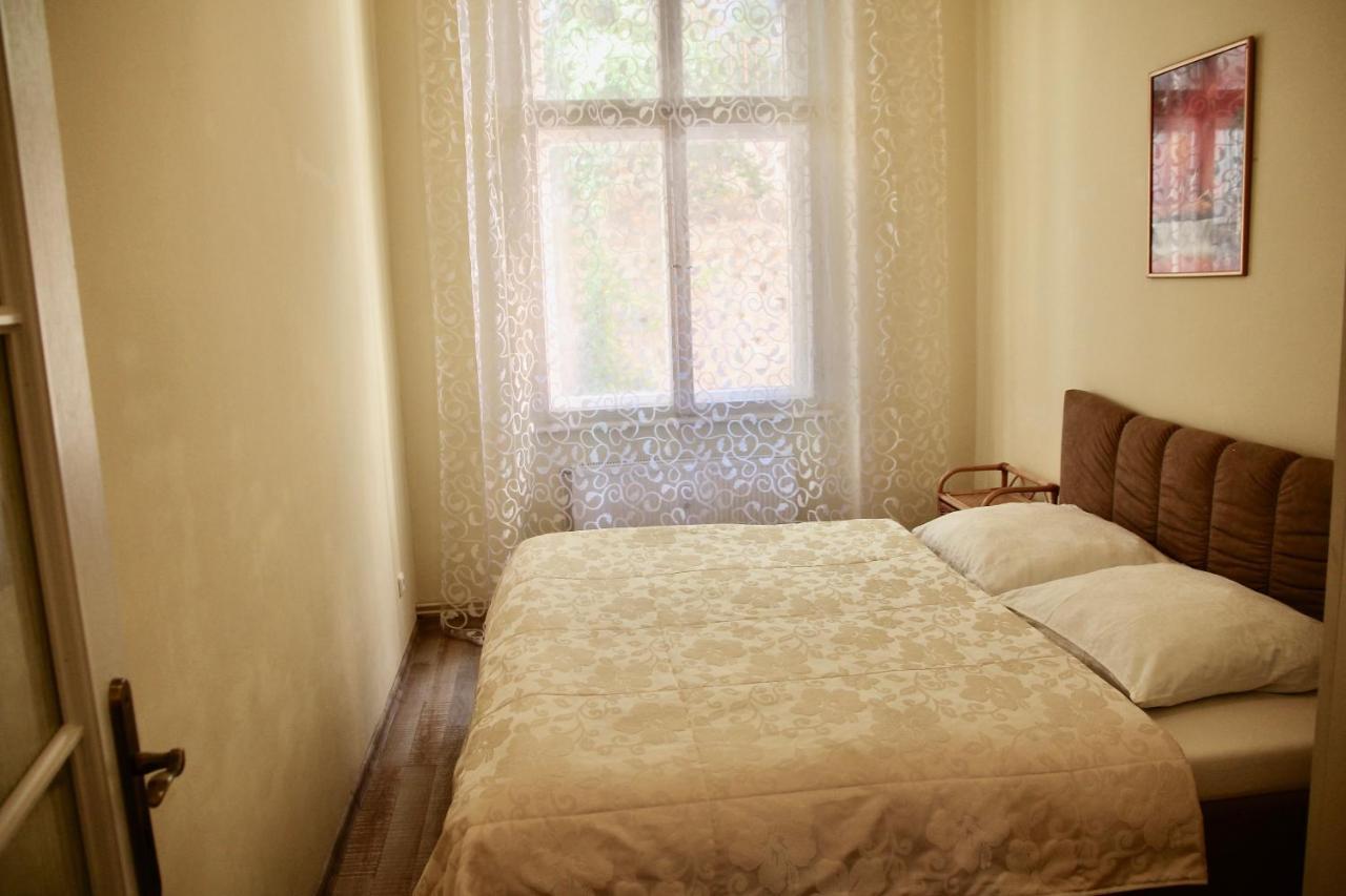 Apartman Sylva Na Stare Louce 42 Karlovy Vary Kültér fotó